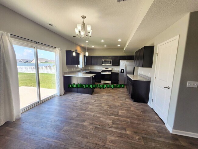 Building Photo - New Listing in Fort Wayne