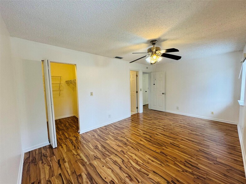 Building Photo - 16360 Water Way
