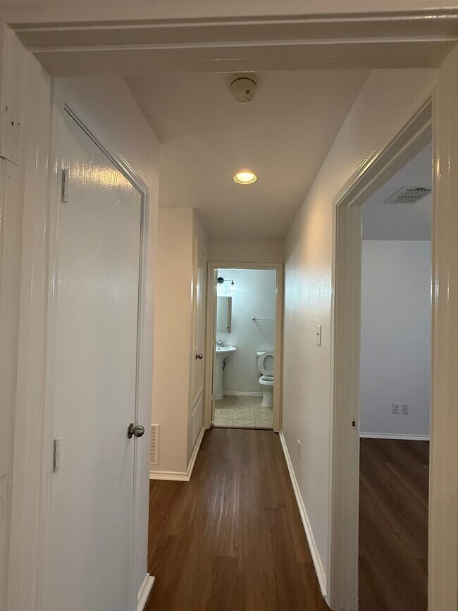 Building Photo - 8913 Quarry Ridge Trail