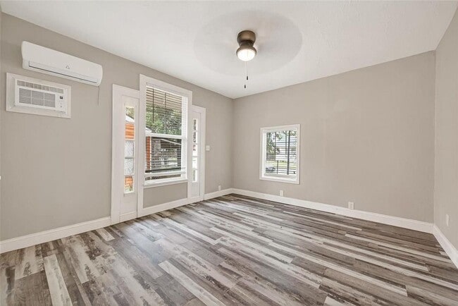 Building Photo - 1511 Scharpe St