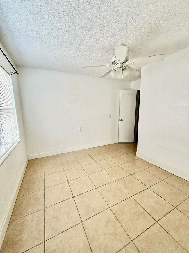Building Photo - 4523 Ligustrum Way