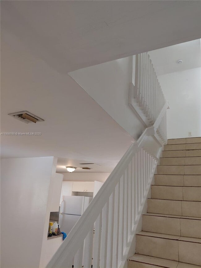 Building Photo - 13950 NE 2nd Ave