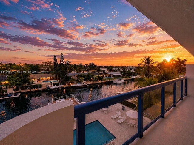 Building Photo - 2370 NE 135th St