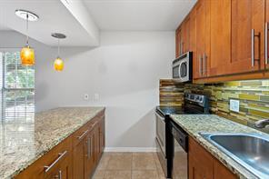 Building Photo - 7685 Northcross Dr