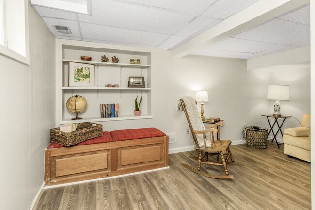 Building Photo - Wonderful 2 Bedroomed House in the heart of Saint Paul.