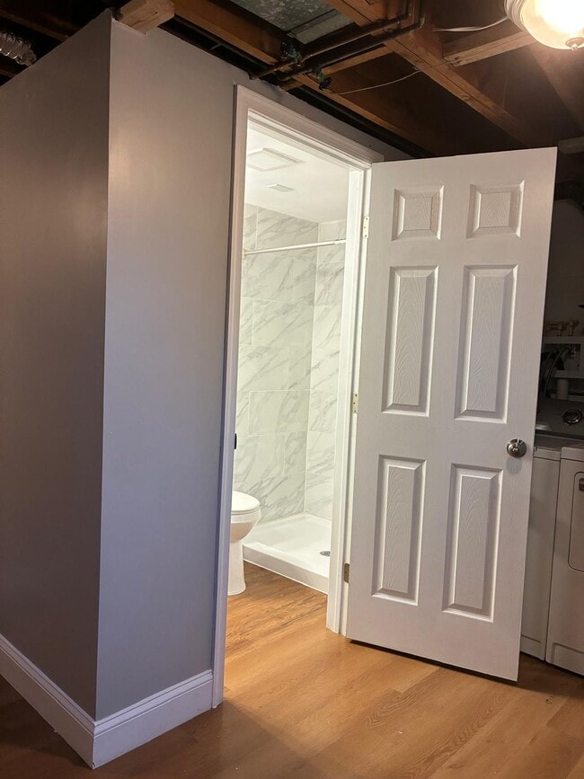 Building Photo - Lucia