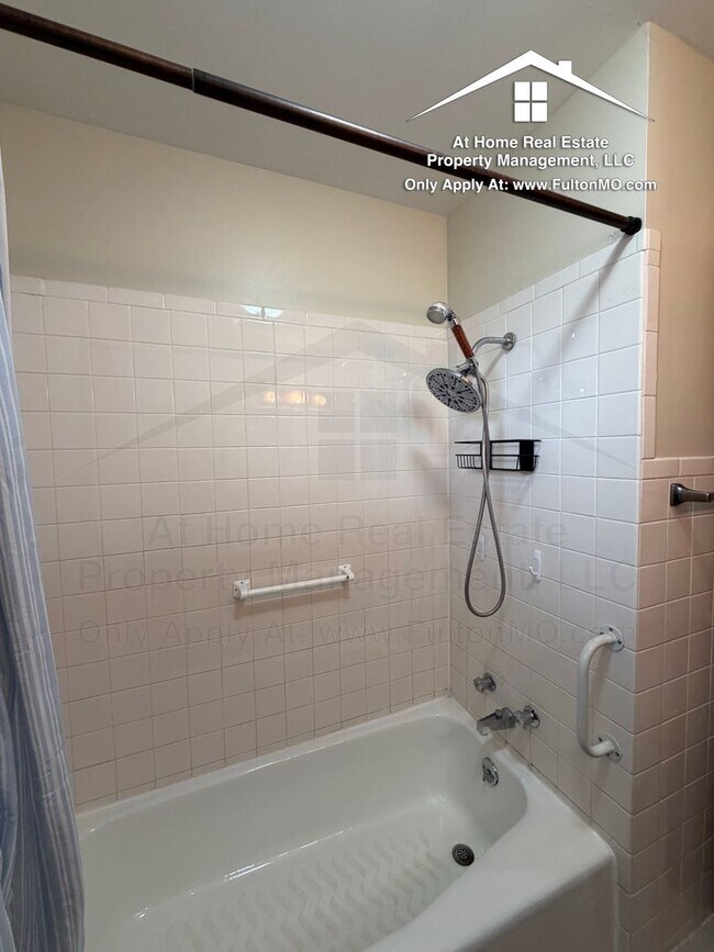 Building Photo - 1803 N School Blvd