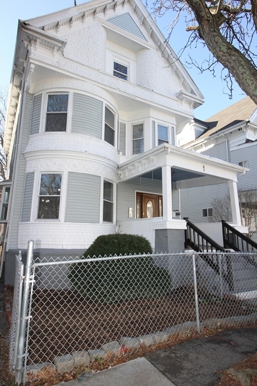 Building Photo - 83 Devon St