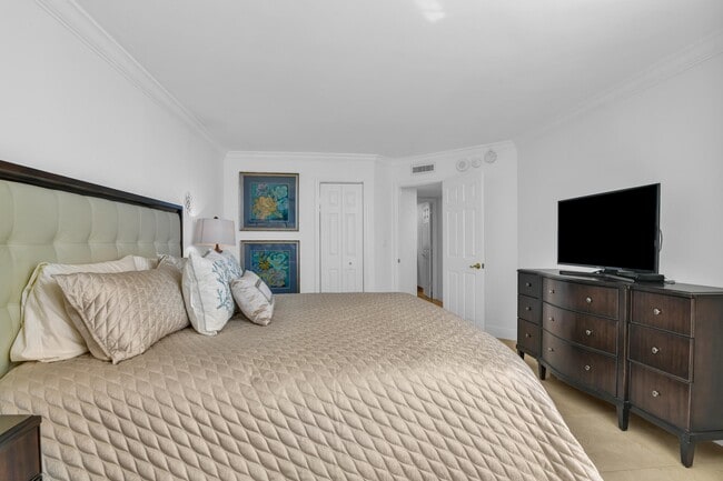 Building Photo - 1340 S Ocean Blvd