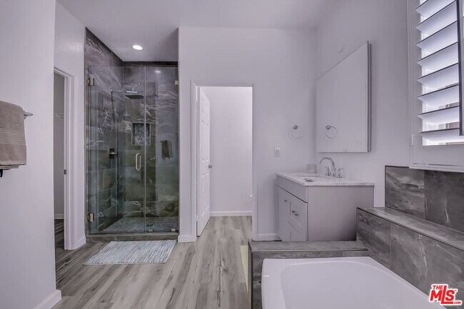 Building Photo - 82580 Yeager Way