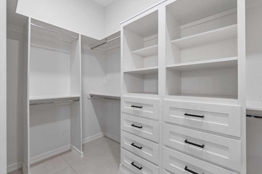 Building Photo - 7401 Hana Dr