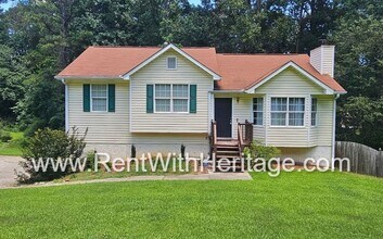 Building Photo - Amazing 3 Bedroom/ 2 Bath Home / Bonus Roo...