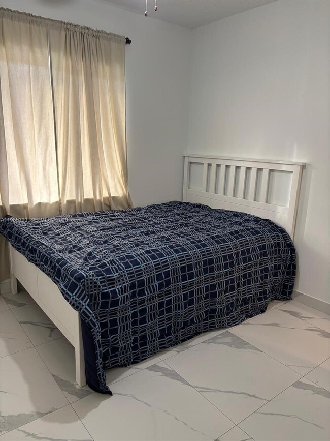 Building Photo - 133 Riviera Cir