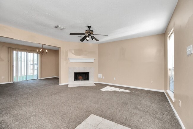 Building Photo - 8914 Pecan Pl Dr