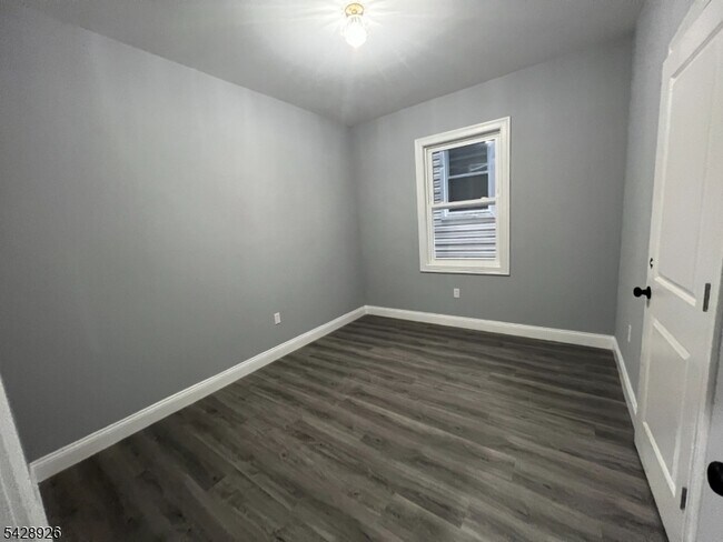 Building Photo - 163 N 9th St
