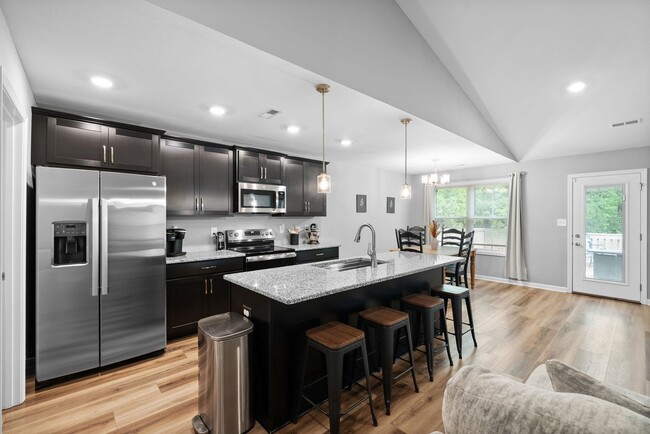 Building Photo - 3 Bedroom Pet Friendly Home For Rent Near ...