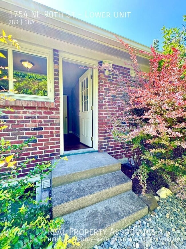 Primary Photo - 1754 NE 90th St