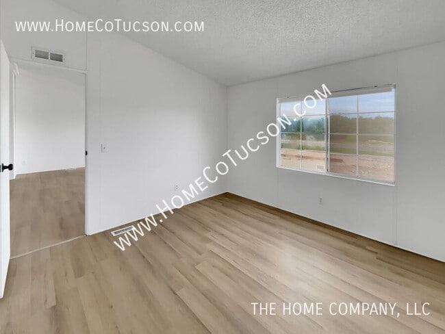 Building Photo - 1591 W Patton St