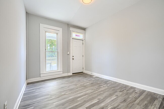 Building Photo - 400 N Hilton St