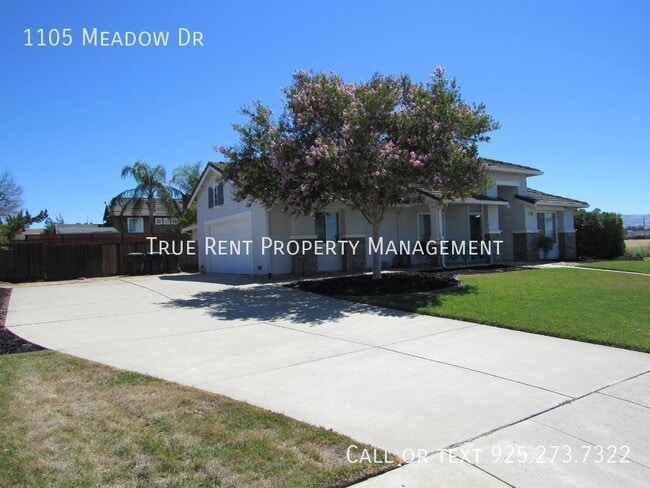 Building Photo - Beautiful 3 Bed, 2 Bath Home in Great Live...