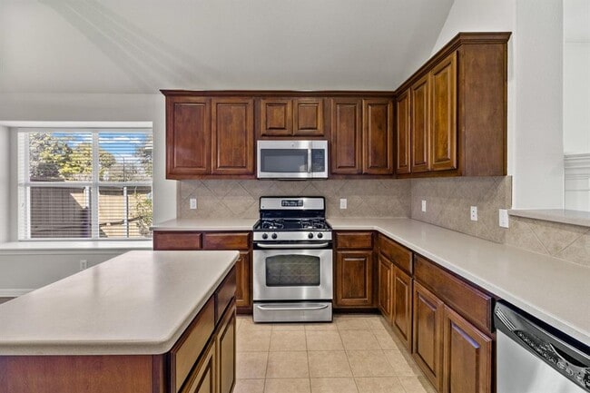 Building Photo - 765 Bent Wood Pl