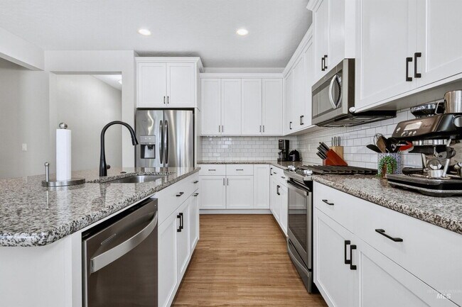 Building Photo - Beautiful South Meridian Home