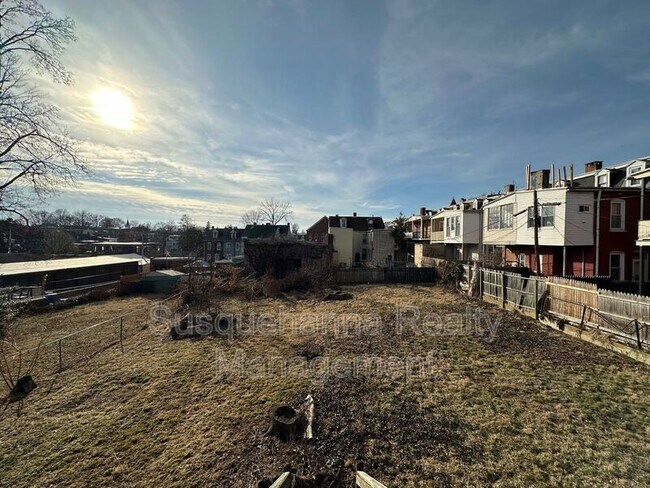 Building Photo - 342 N Mulberry St