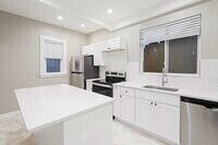 Building Photo - 381 Adams St