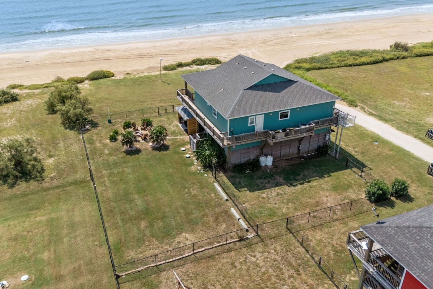 Building Photo - 986 Dolly St