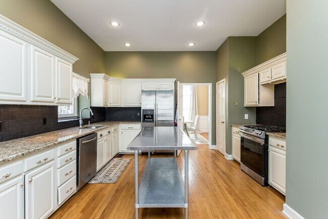 Building Photo - North Druid Hills Hidden Gem! 4Bed-4Bath, Hardwood Floors, Available NOW!