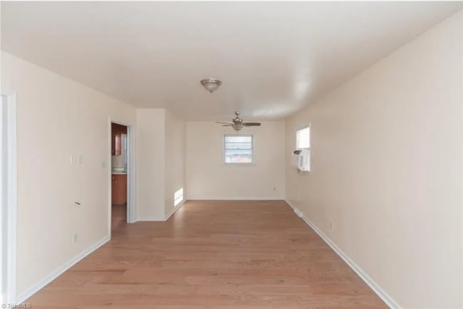 Building Photo - 2201 E Florida St