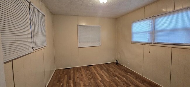 Building Photo - 5414 Taylor Ave