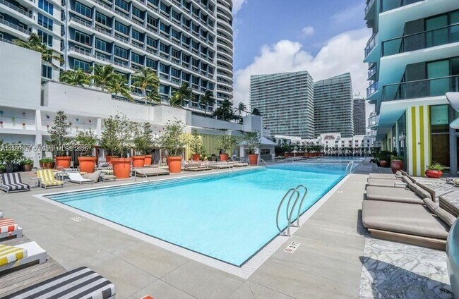 Building Photo - 1300 S Miami Ave