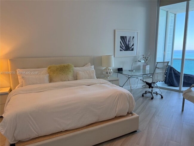 Building Photo - 15901 Collins Ave