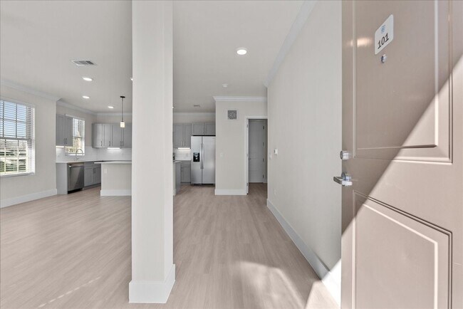 Building Photo - 540 Hobbs Rd