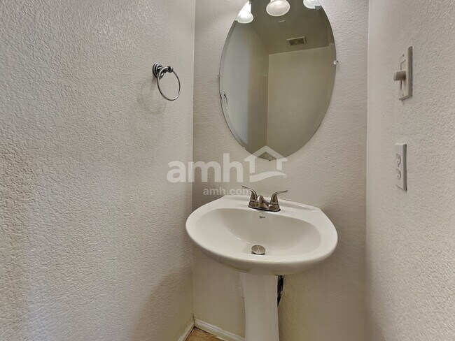 Building Photo - 2871 S 160th Ln