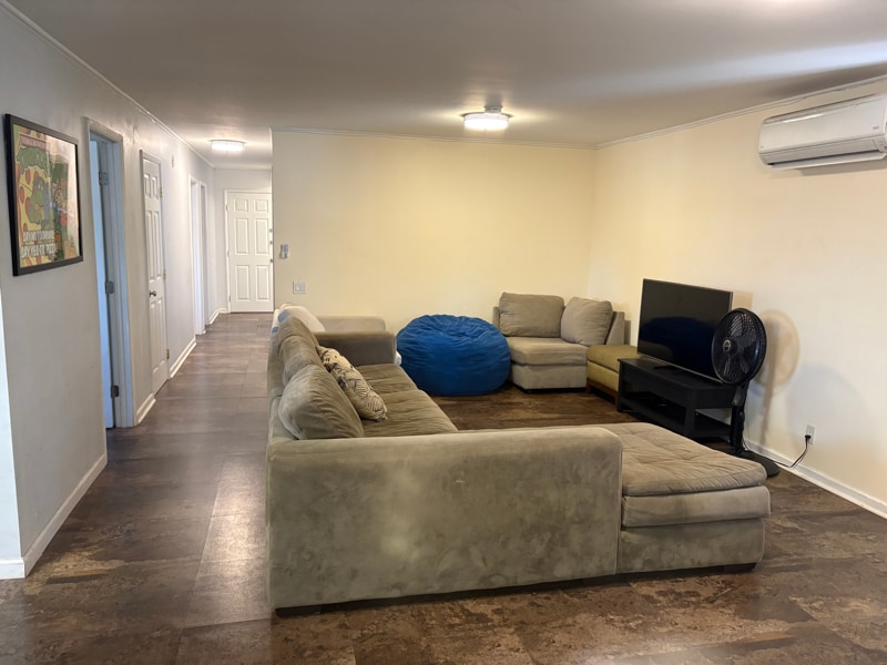 Building Photo - 2318 Seaview Ave