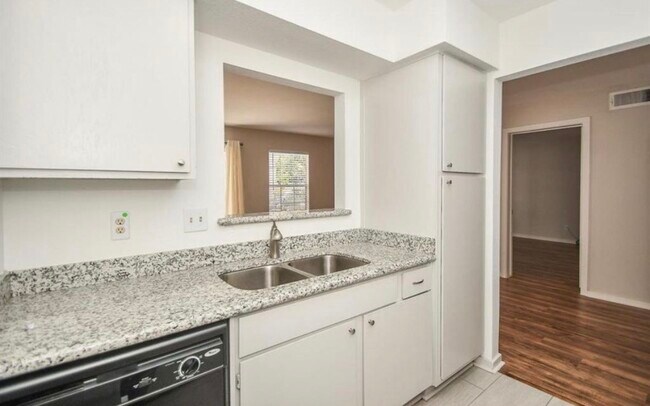 Building Photo - 2333 Bering Dr