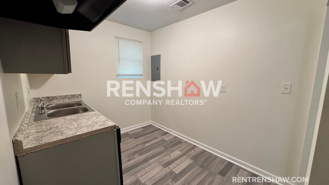 Building Photo - 288 Leath St