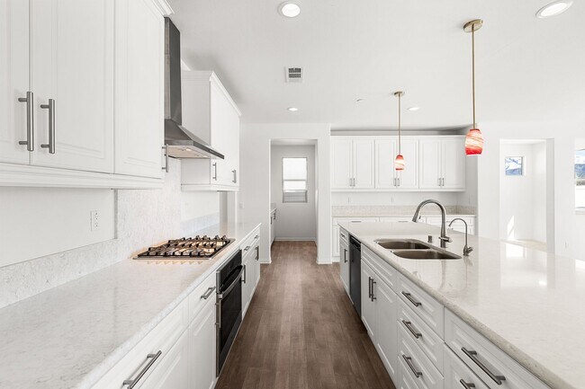 Building Photo - Stunning 4 bedroom 3 bath home in Summer Wind Trail Community