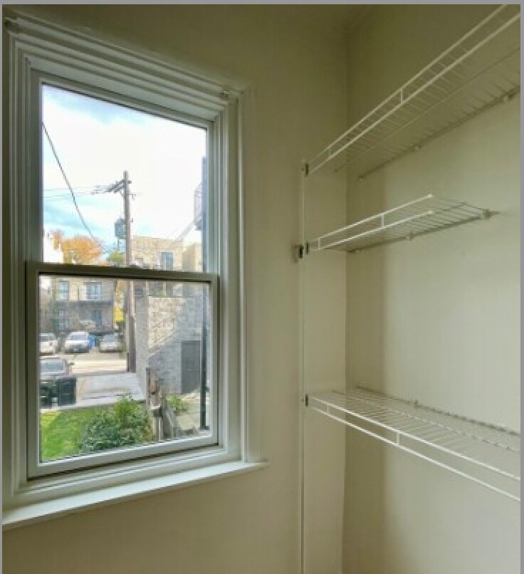 Building Photo - 2221 N Hoyne Ave