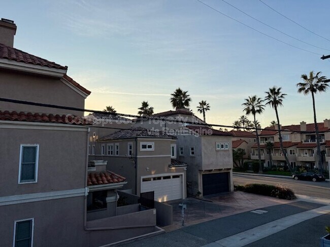 Building Photo - 114 20th St