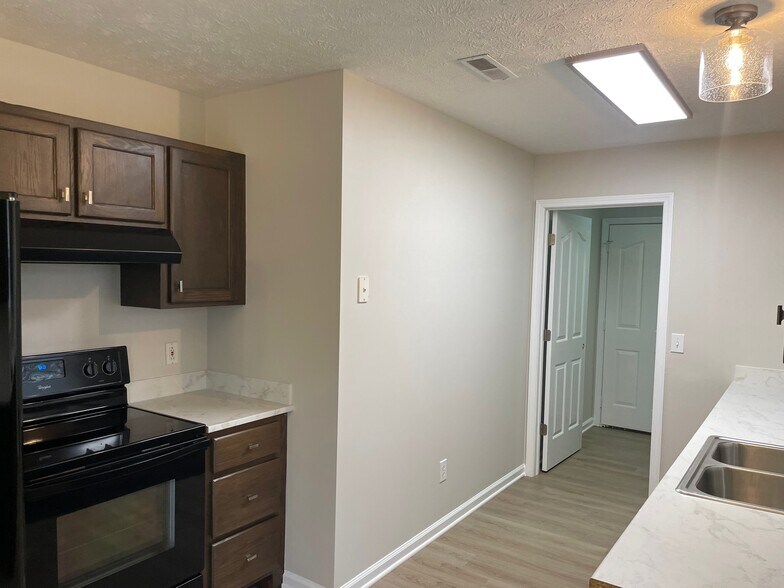 Building Photo - 2733 Calais Ct