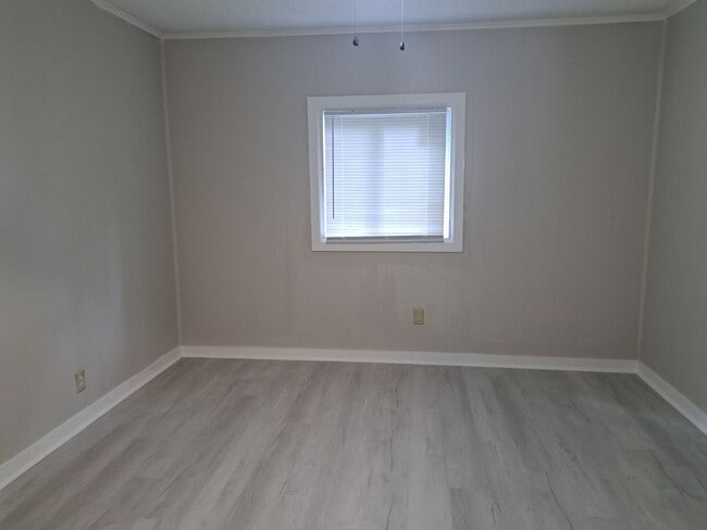 Building Photo - Beautiful Two Bedrooms newly renovated