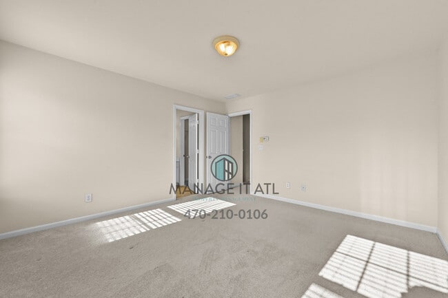 Building Photo - Beautiful and well maintenance three-story...