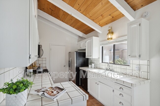 Building Photo - 144 Provincetown Ct