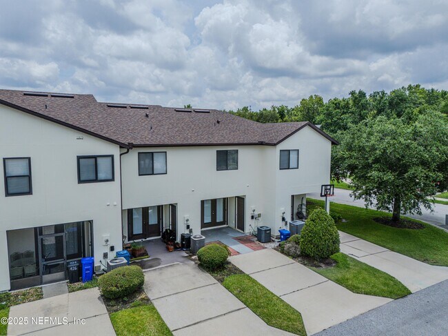 Building Photo - 422 Cabernet Pl