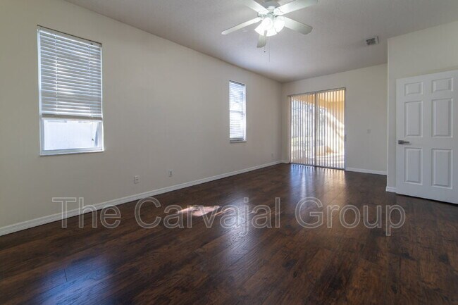 Building Photo - 423 Heather Hills Dr