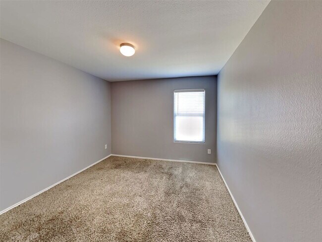 Building Photo - 2203 Shady Birch Dr