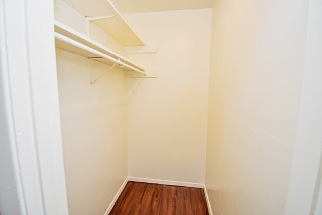 Building Photo - 100 Sunset St